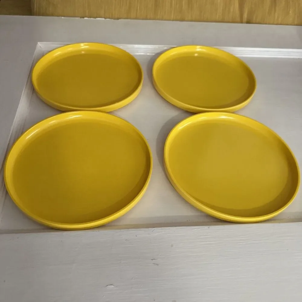4 pc Vintage Salad Plates Heller Massimo Vignelli Yellow Melamine 7.5 Inches